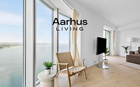 Penthouse Suite On 35Th Floor